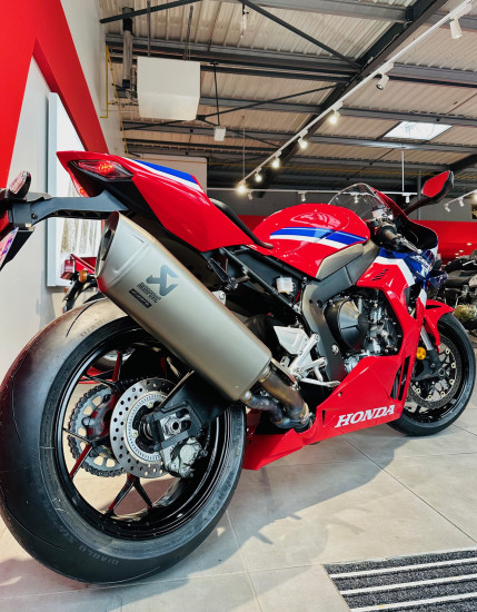 HONDA CBR 1000 RR-R Fireblade - BEAUCOUZE