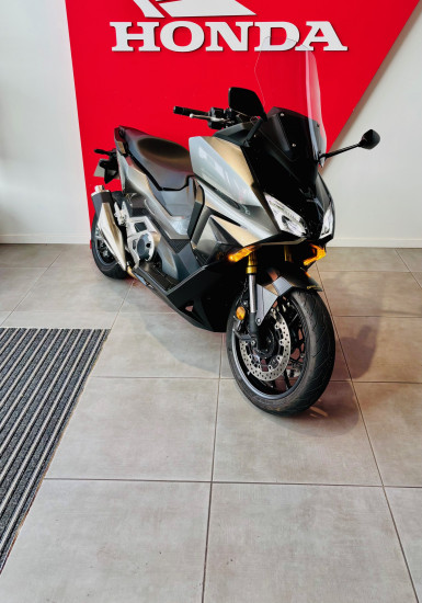 HONDA FORZA 750 - BEAUCOUZE