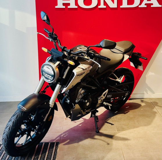 HONDA CB 125 R - BEAUCOUZE