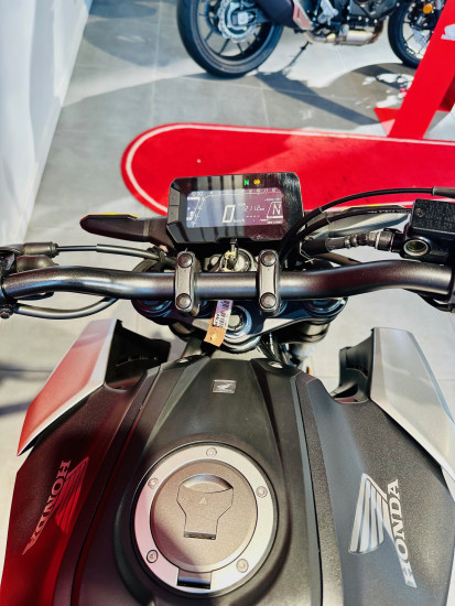 HONDA CB 125 R - BEAUCOUZE