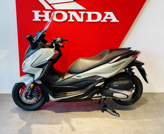 HONDA FORZA 125 - BEAUCOUZE