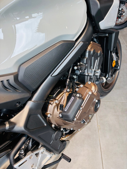 HONDA CB 650 R E-Clutch - BEAUCOUZE