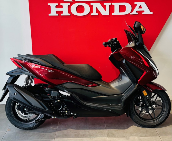 HONDA FORZA 350 - BEAUCOUZE