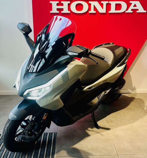 HONDA FORZA 25 - BEAUCOUZE