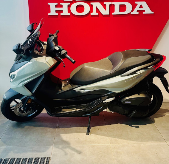 HONDA FORZA 25 - BEAUCOUZE