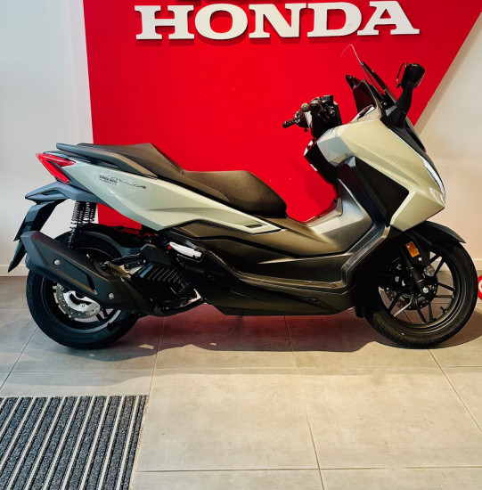 HONDA FORZA 25 - BEAUCOUZE