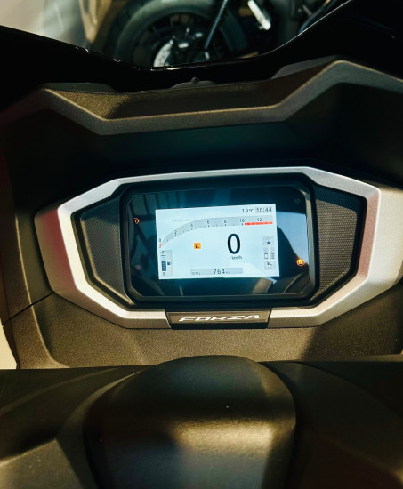 HONDA FORZA 25 - BEAUCOUZE