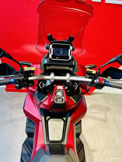 HONDA ADV 350 - BEAUCOUZE