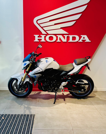 SUZUKI GSR 750 - BEAUCOUZE