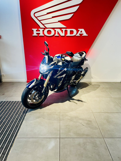 SUZUKI GSR 750 GSR750 PEINTURE PERSO - BEAUCOUZE