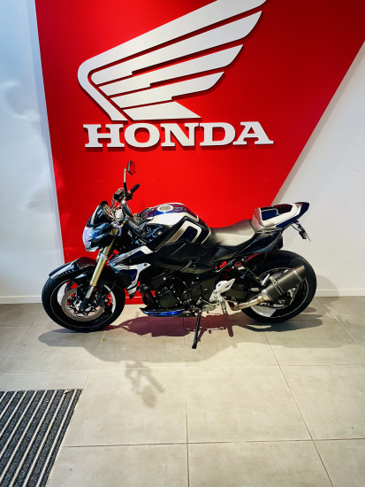 SUZUKI GSR 750 GSR750 PEINTURE PERSO - BEAUCOUZE