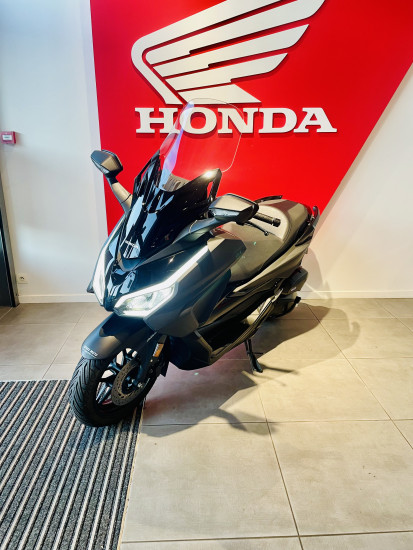 HONDA FORZA 125 GRIS MAT 2023 LOA POSSIBLE - BEAUCOUZE