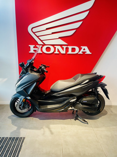 HONDA FORZA 125 GRIS MAT 2023 LOA POSSIBLE - BEAUCOUZE