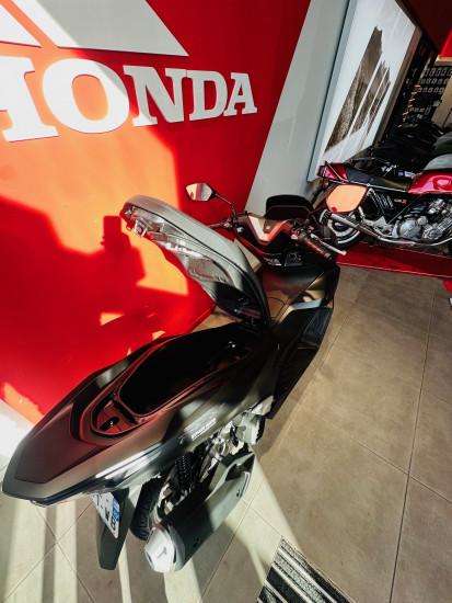 HONDA PCX 125 - BEAUCOUZE