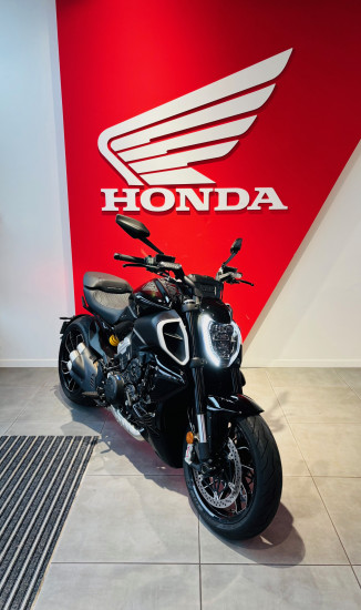 DUCATI DIAVEL V4 - BEAUCOUZE