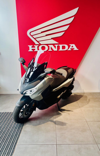 HONDA FORZA 125 LOA - BEAUCOUZE