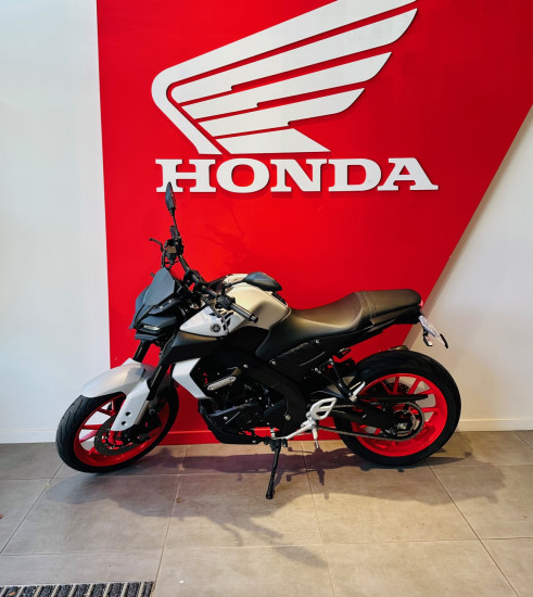 YAMAHA MT125 MT 125 - BEAUCOUZE